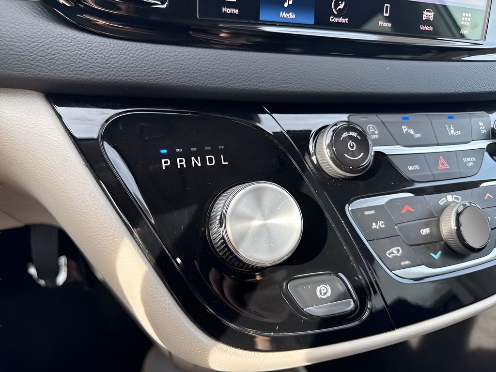 Used 2024 Chrysler Pacifica - photo 21