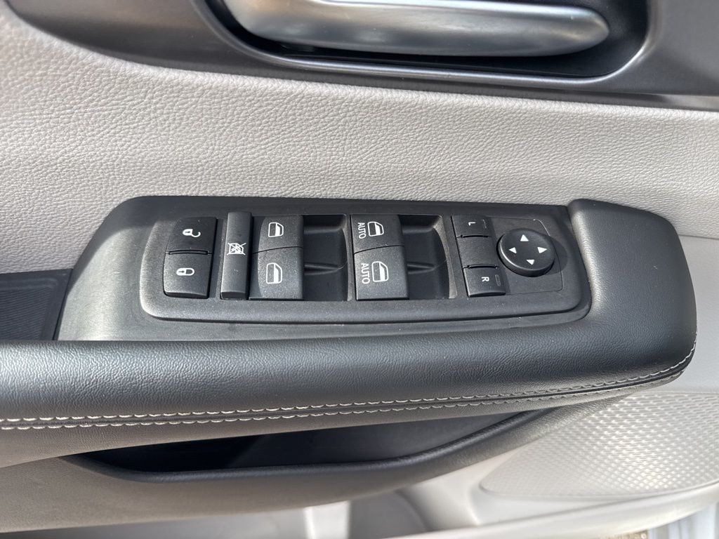 Used 2024 Chrysler Pacifica - photo 29