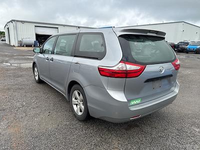 2015 Toyota Sienna 4x2 Minivan for sale #2CT9280A - photo 2