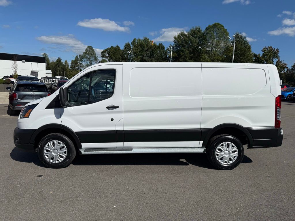 Used 2023 Ford Transit 250 - photo 5