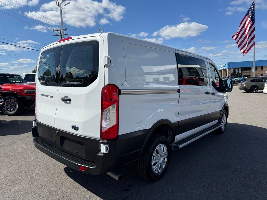 Used 2023 Ford Transit 250 - photo 7