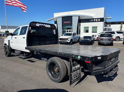 2020 Chevrolet Silverado 6500 Crew Cab DRW 4x2, Flatbed Truck for sale #2RT1617A - photo 2