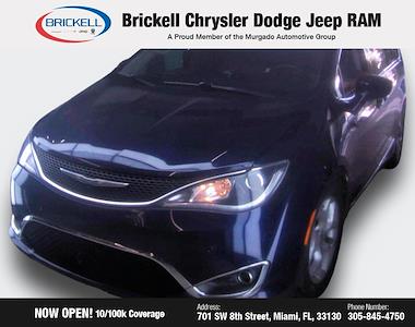 Used 2018 Chrysler Pacifica - photo 1