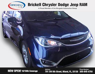 Used 2018 Chrysler Pacifica - photo 1