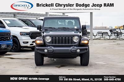 Used 2024 Jeep Gladiator - photo 1