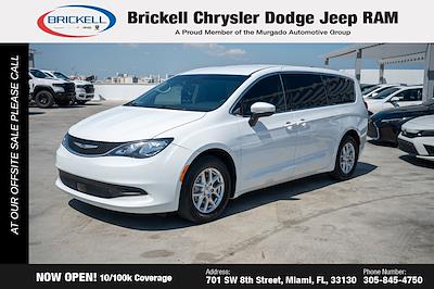 Used 2023 Chrysler Voyager - photo 1