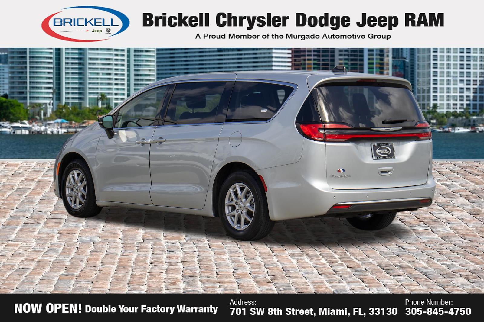 Used 2024 Chrysler Pacifica - photo 2