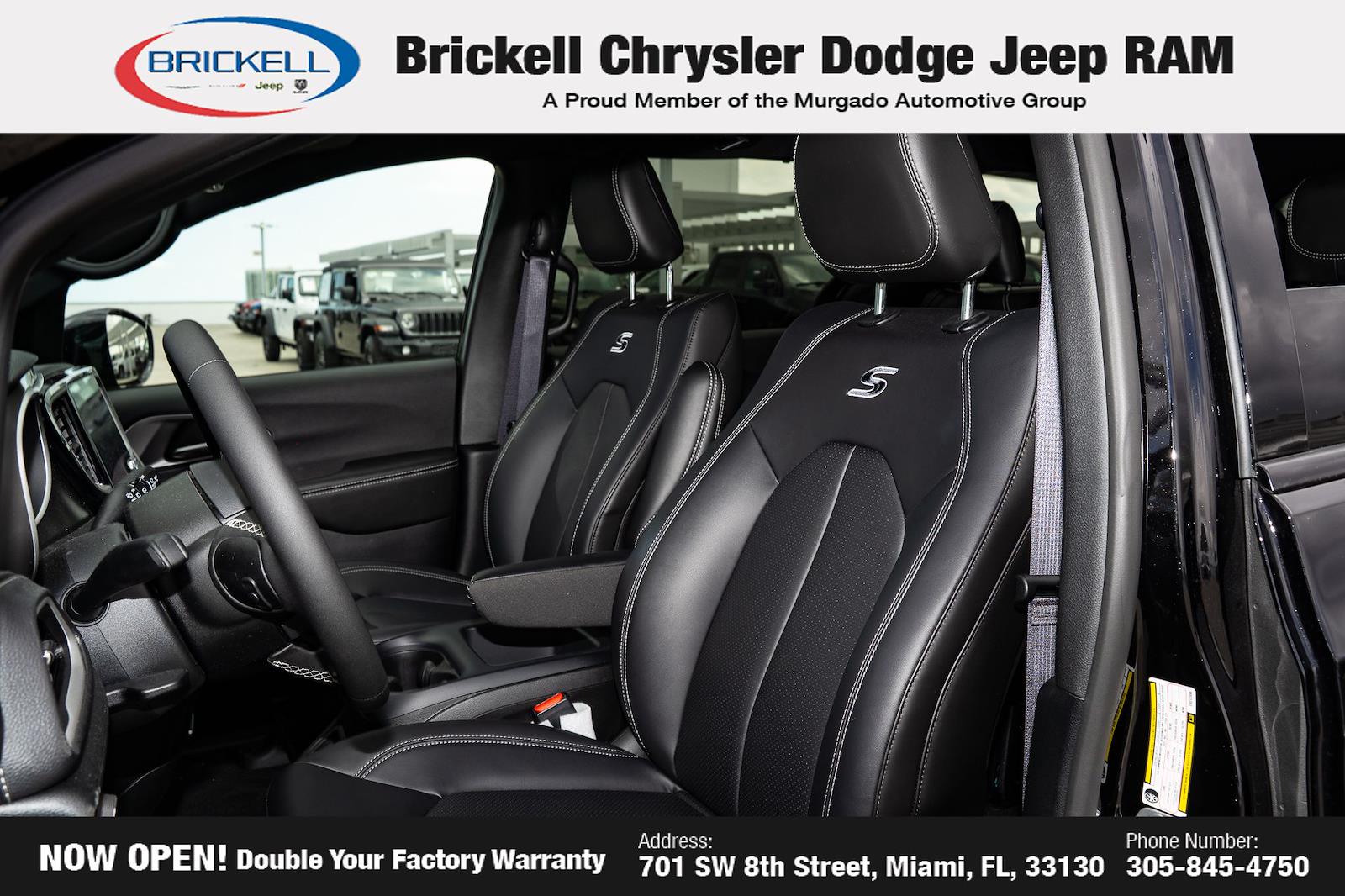 Used 2026 Chrysler Pacifica - photo 33