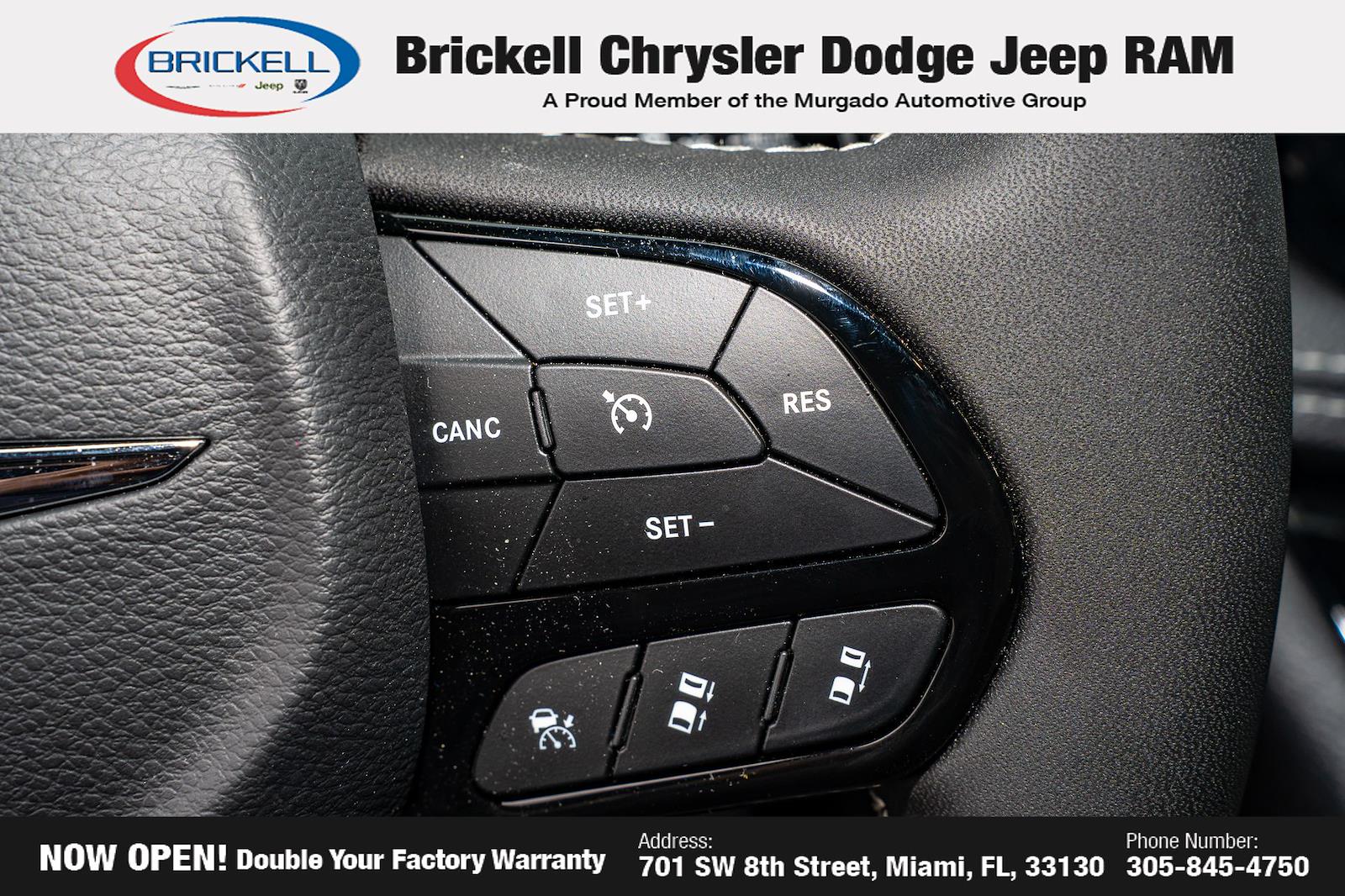 Used 2026 Chrysler Pacifica - photo 9