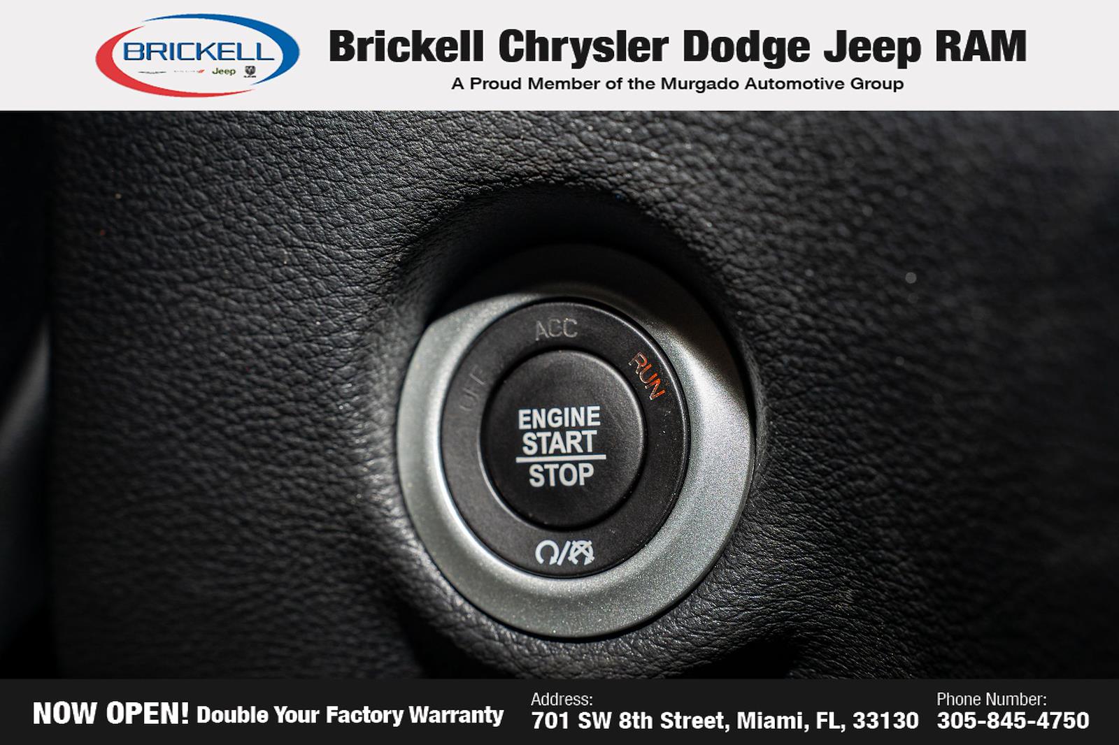 Used 2026 Chrysler Pacifica - photo 10