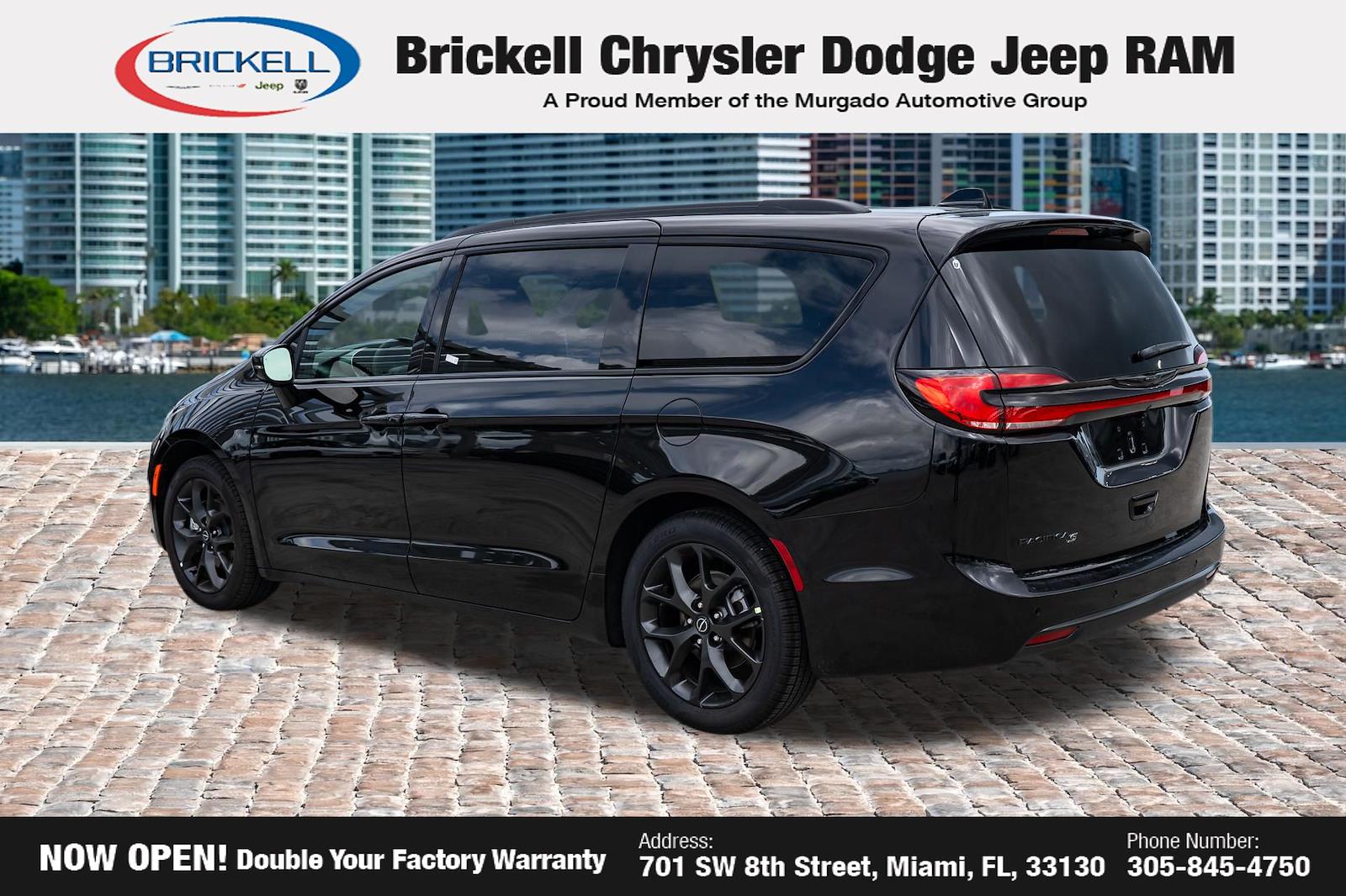 Used 2026 Chrysler Pacifica - photo 2