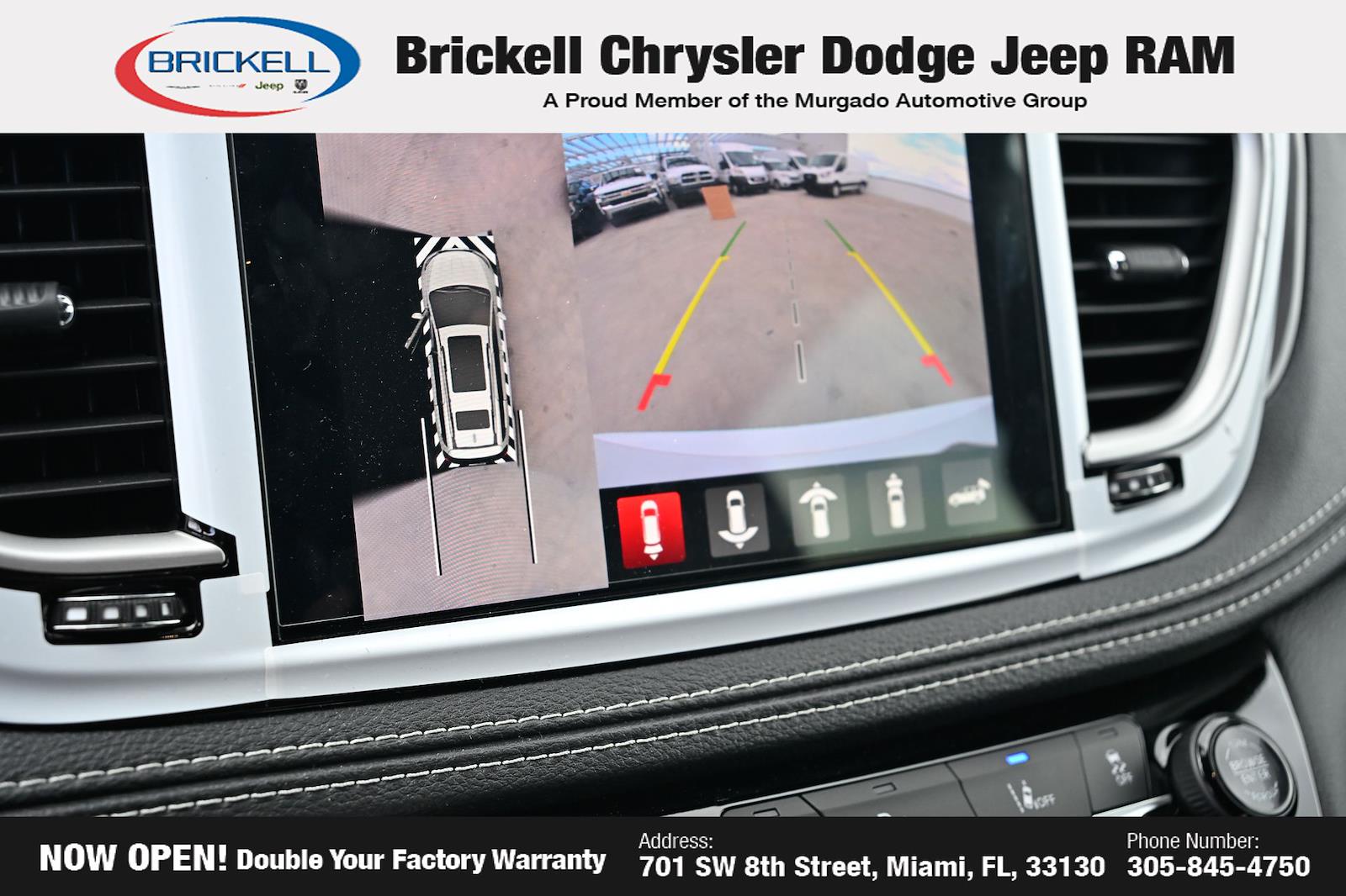 Used 2026 Chrysler Pacifica - photo 9