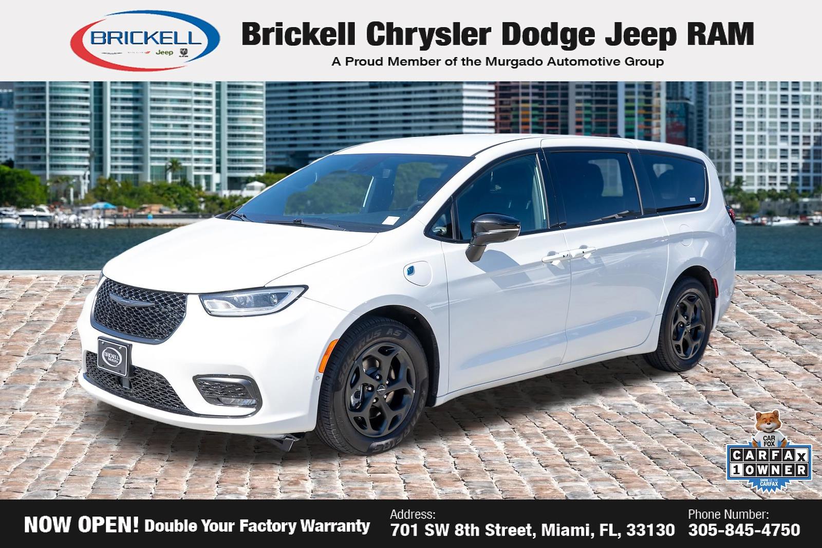 Used 2024 Chrysler Pacifica - photo 1