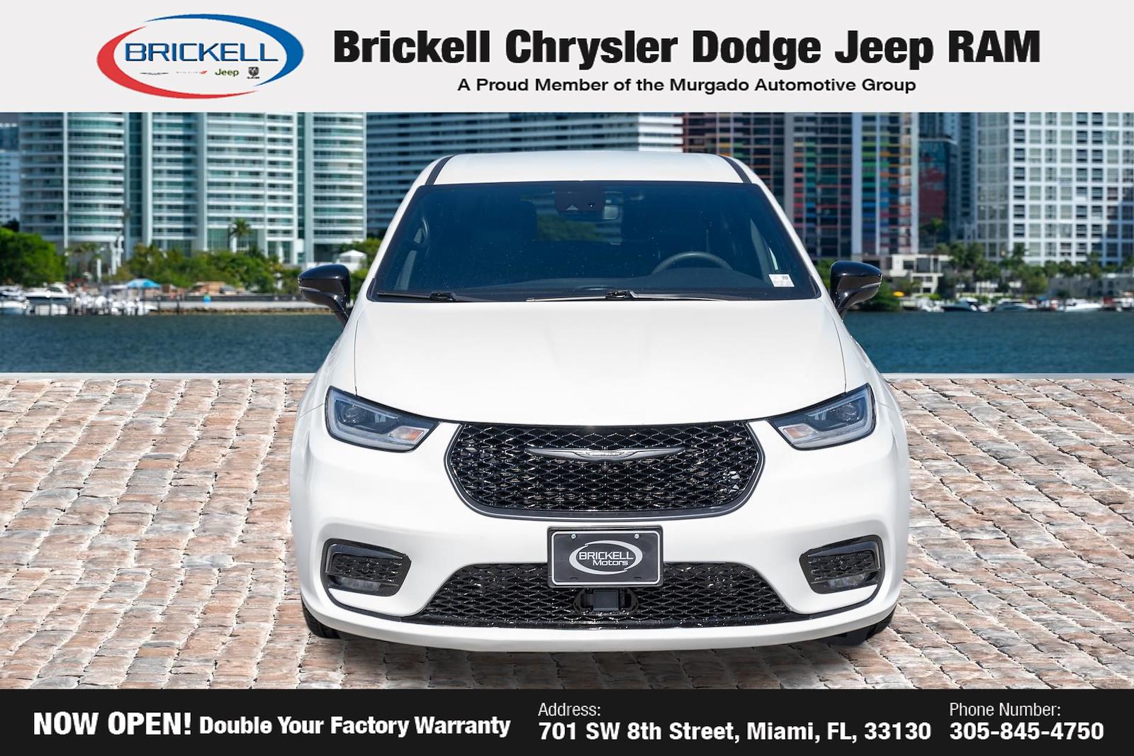 Used 2024 Chrysler Pacifica - photo 2