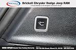 Used 2024 Chrysler Pacifica Select Minivan thumbnail 9