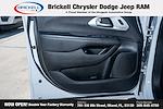 Used 2024 Chrysler Pacifica Select Minivan thumbnail 10