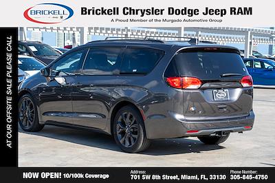 2018 Chrysler Pacifica FWD Minivan for sale #KJ1993 - photo 2