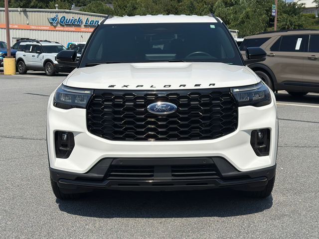 Used 2025 Ford Explorer - photo 2