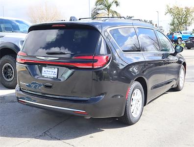 Used 2022 Chrysler Pacifica Touring L FWD Minivan for sale #PF8290 - photo 2