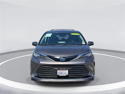 Used 2022 Toyota Sienna XLE AWD Minivan for sale #PF9052 - photo 2