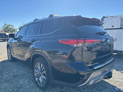 Used 2022 Toyota Highlander Platinum for sale #PF9800 - photo 2