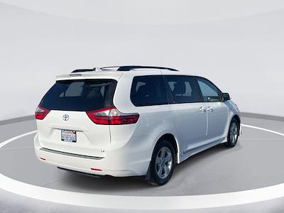 Used 2020 Toyota Sienna - photo 1