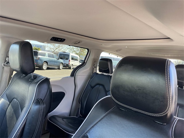 Used 2023 Chrysler Pacifica - photo 24