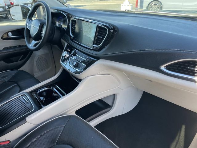 Used 2023 Chrysler Pacifica - photo 38