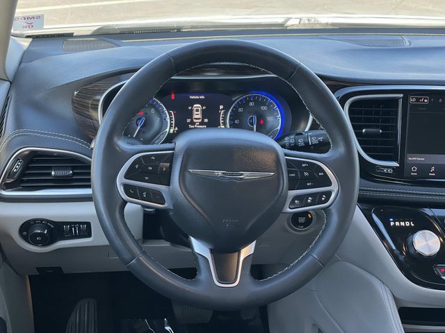 Used 2023 Chrysler Pacifica - photo 9