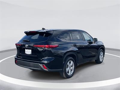 Used 2023 Toyota Highlander LE for sale #RF9898 - photo 2
