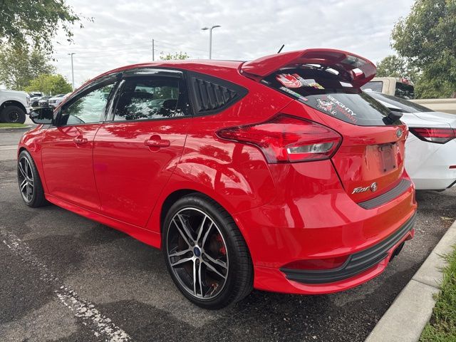 Used 2017 Ford Focus - photo 2