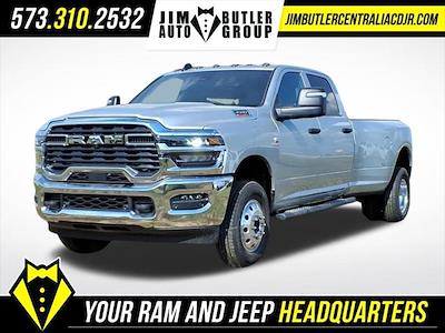 New 2026 Ram 3500 Tradesman Crew Cab 4x4 DRW Pickup for sale #150992 - photo 1