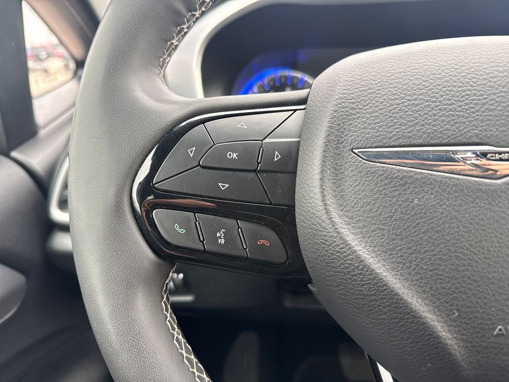 Used 2024 Chrysler Pacifica - photo 16