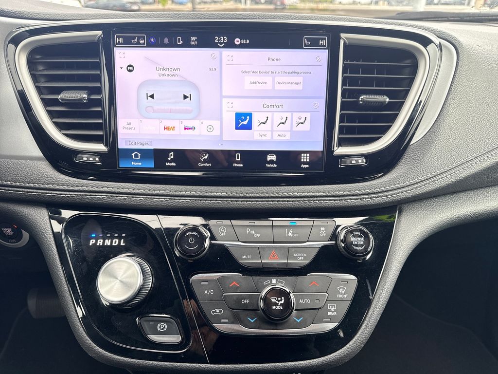 Used 2024 Chrysler Pacifica - photo 19