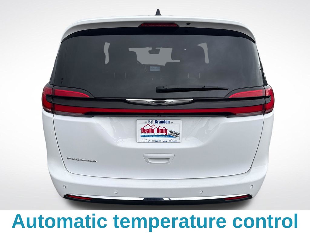 Used 2024 Chrysler Pacifica - photo 6