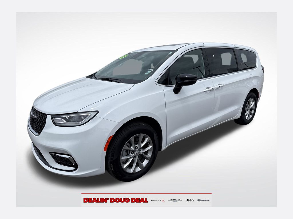 Used 2026 Chrysler Pacifica - photo 1
