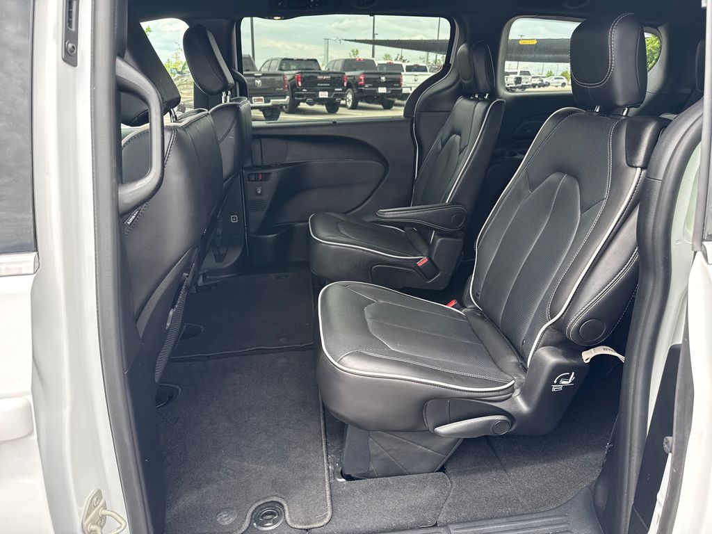 Used 2026 Chrysler Pacifica - photo 29