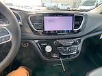 Used 2025 Chrysler Pacifica Select Minivan for sale #P171 - photo 21