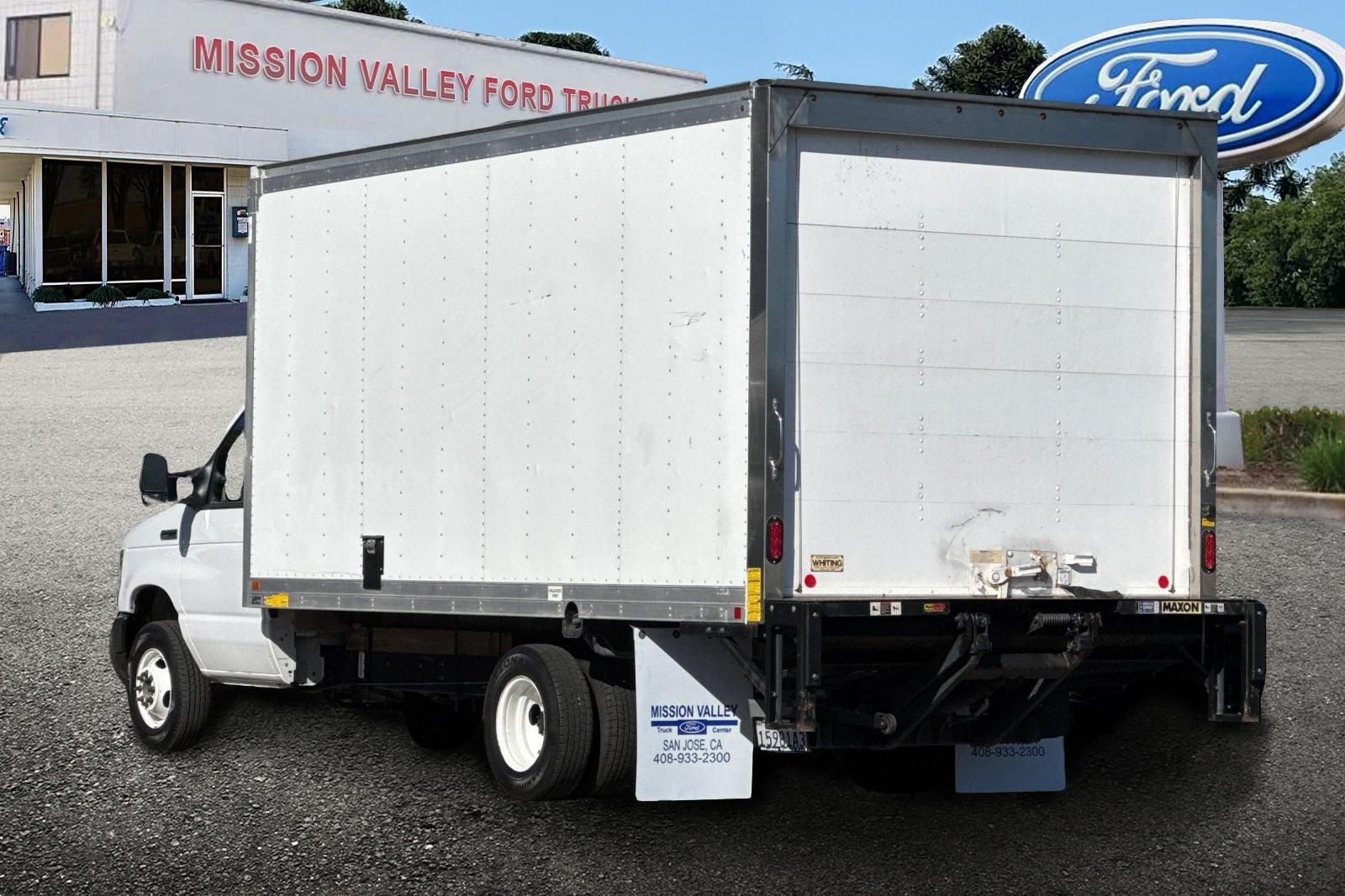 Used 2019 Ford E-450 - photo 5