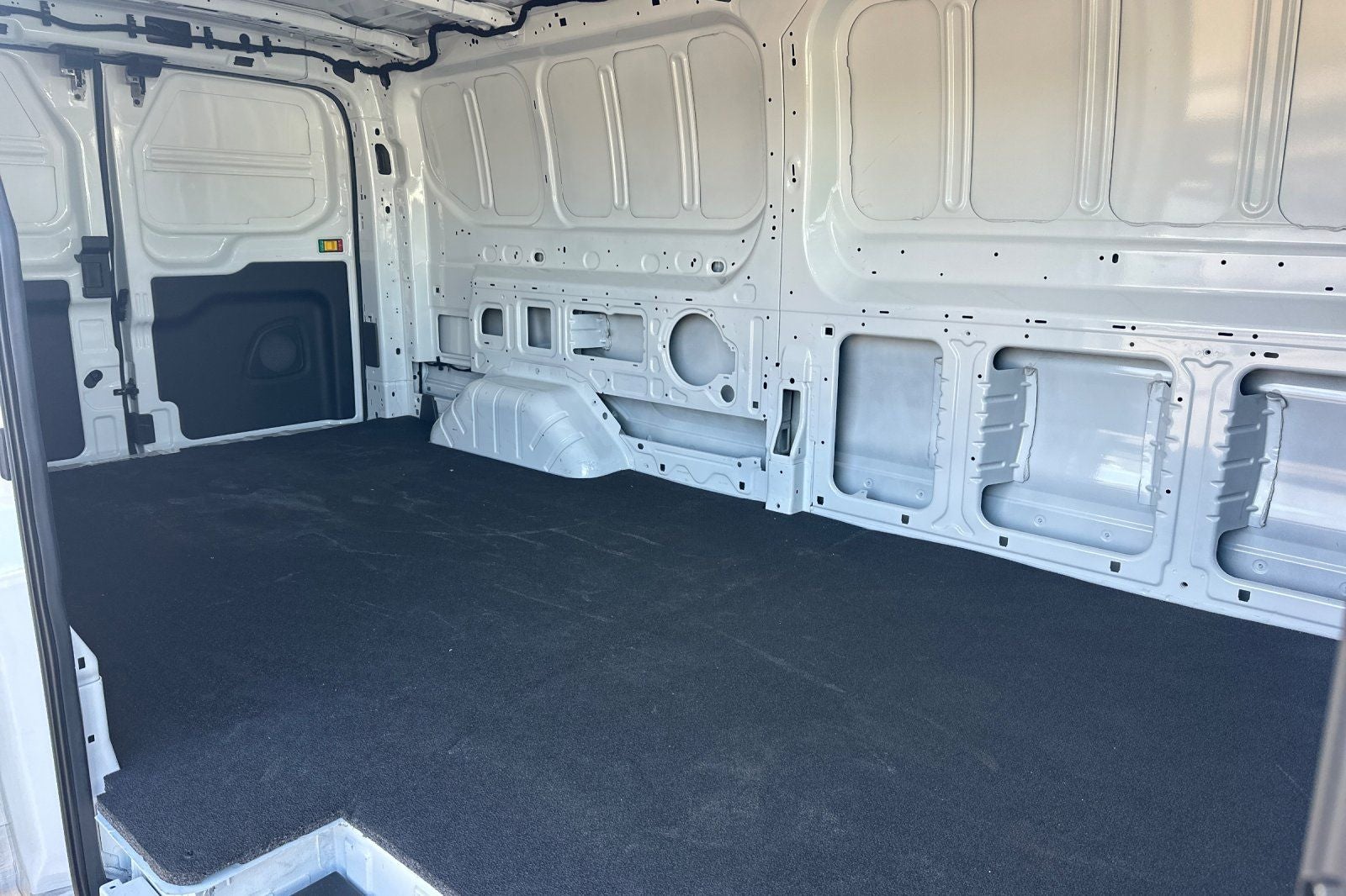 Used 2022 Ford E-Transit 350 - photo 14