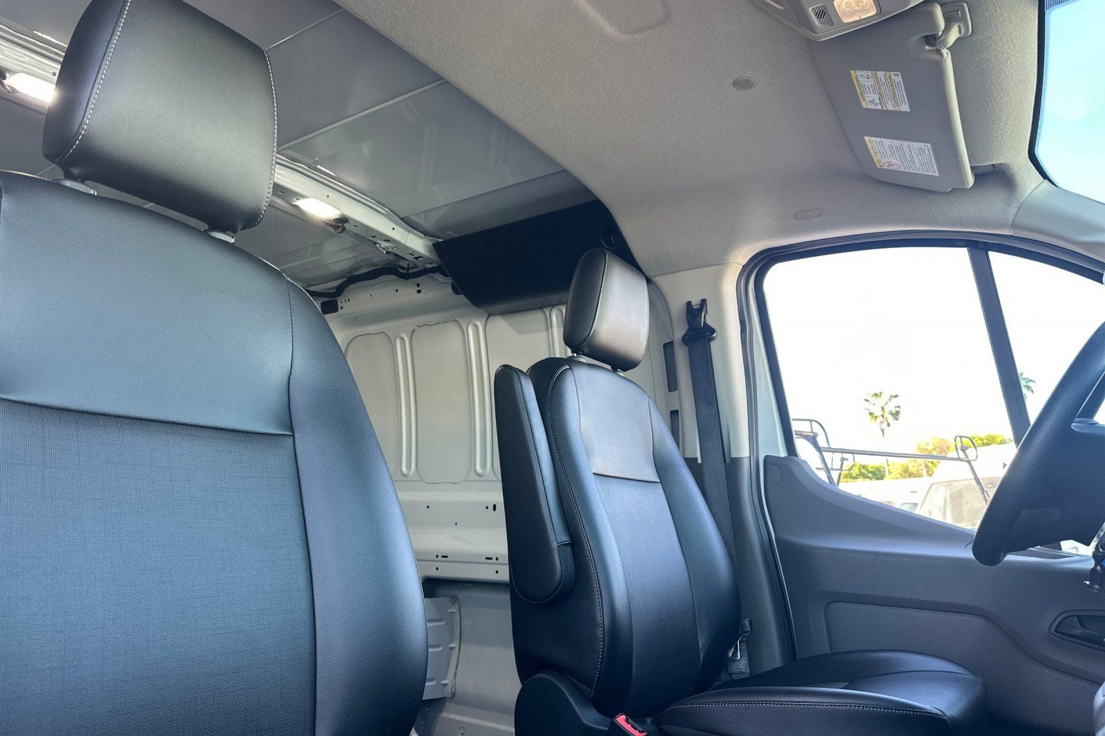 Used 2022 Ford E-Transit 350 - photo 20