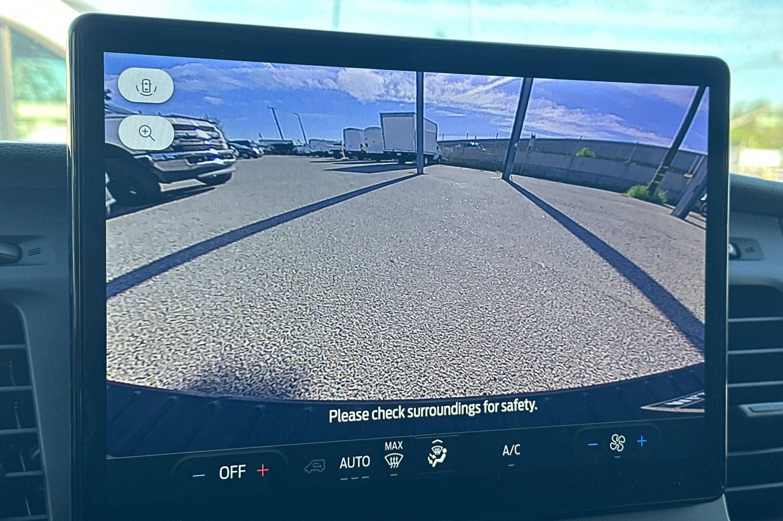 Used 2022 Ford E-Transit 350 - photo 23