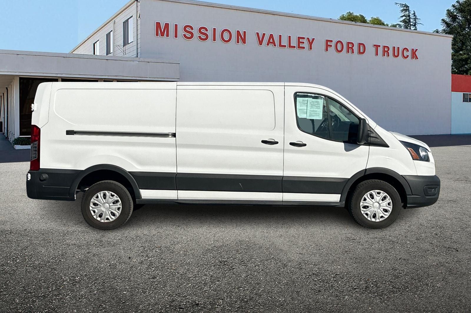 Used 2022 Ford E-Transit 350 - photo 5