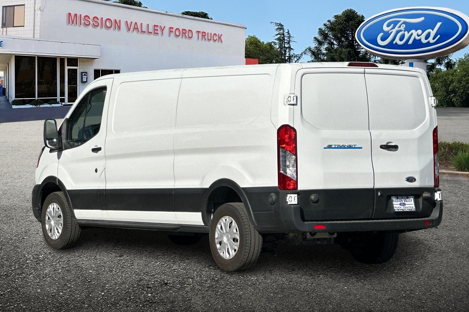 Used 2022 Ford E-Transit 350 - photo 8