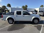Used 2015 Nissan Frontier SV Crew Cab Pickup for sale #B038142B - photo 3