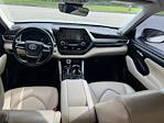 Used 2021 Toyota Highlander XLE for sale #D530587 - photo 11