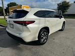 Used 2021 Toyota Highlander XLE for sale #D530587 - photo 2