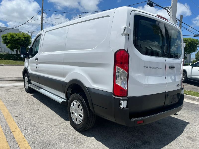 Used 2023 Ford Transit 250 - photo 8