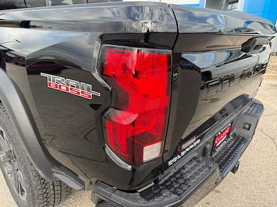 2025 Chevrolet Colorado Crew Cab 4WD Pickup for sale #E24524 - photo 2