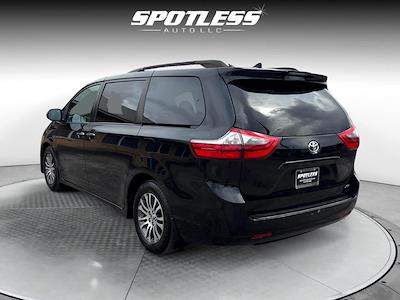 2020 Toyota Sienna 4x2 Minivan for sale #25851 - photo 2